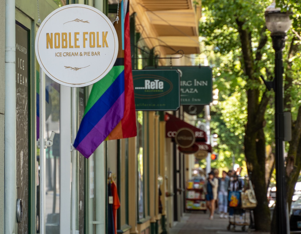 noble folk bar